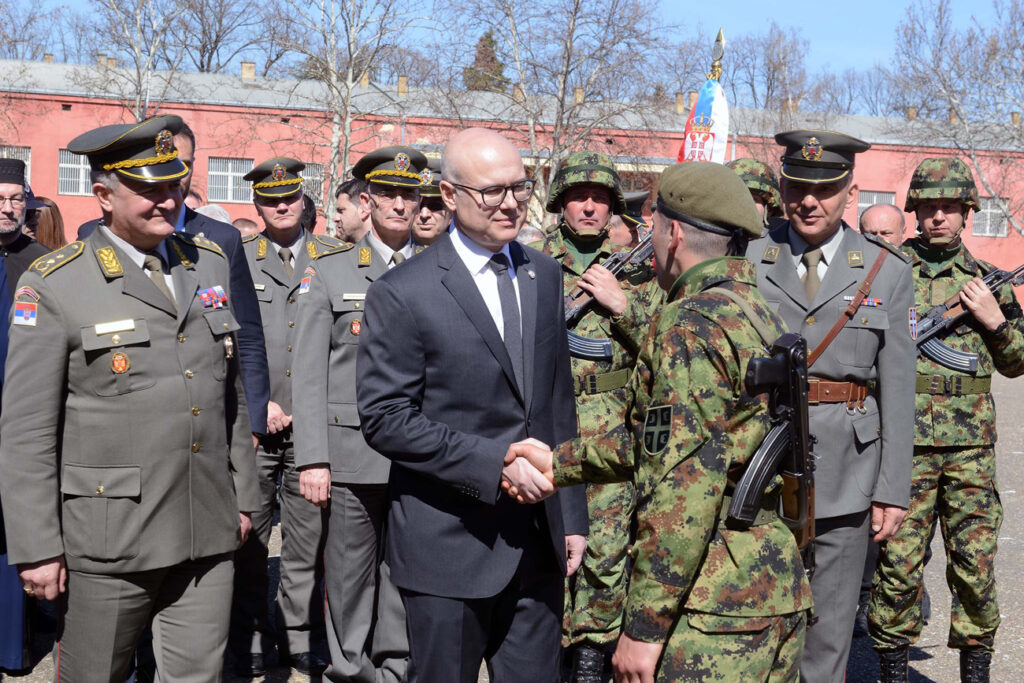 VOJSKA SRBIJE: Ministar Vučević na polaganju zakletve vojnika generacije „mart 2023“ (FOTO)