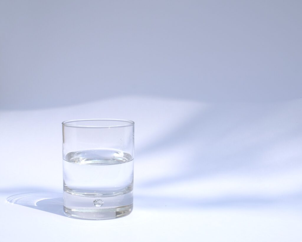 AKO OVO VIDITE POSETITE LEKARA: Trik sa čašom vode pokazaće vam da li imate kandidu (VIDEO)