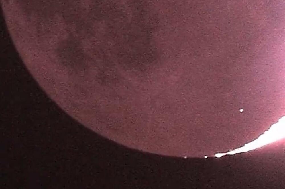 METEORIT UDARIO U MESEC: Snimljen parališući prizor sa Zemlje, objekat napravio krater na njegovoj površini (VIDEO)