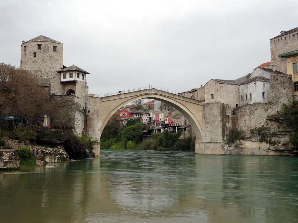 ZBOG „ZEMUNA“ PRETUČENI: Dva Srbina napadnuta u Mostaru