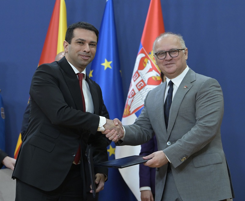 MINISTAR VESIĆ NAJAVIO: Srpski i makedonski tag za putarinu važiće u obe zemlje