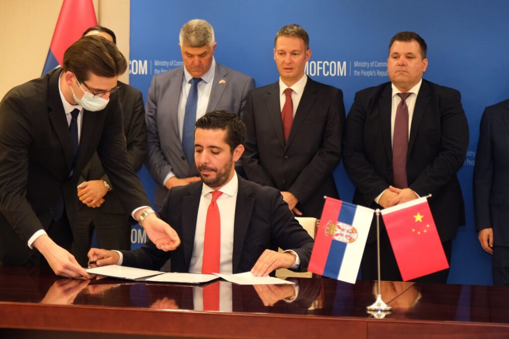DOBRE VESTI IZ PEKINGA: Momirović potpisao Memorandum o razumevanju čime formalno započinju pregovori o slobodnoj trgovini između Srbije i Kine!