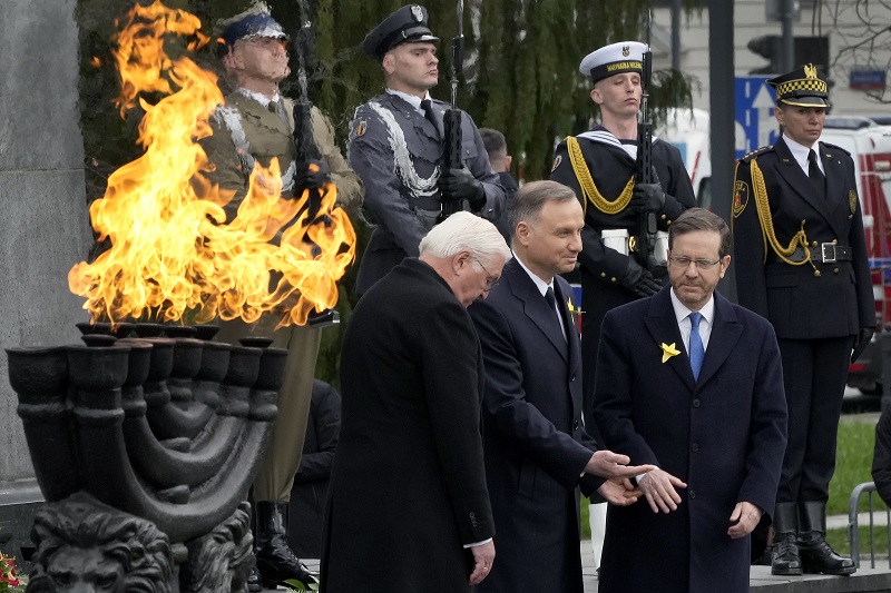 „MOLIM ZA OPROŠTAJ“: Nemački predsednik u Varšavi
