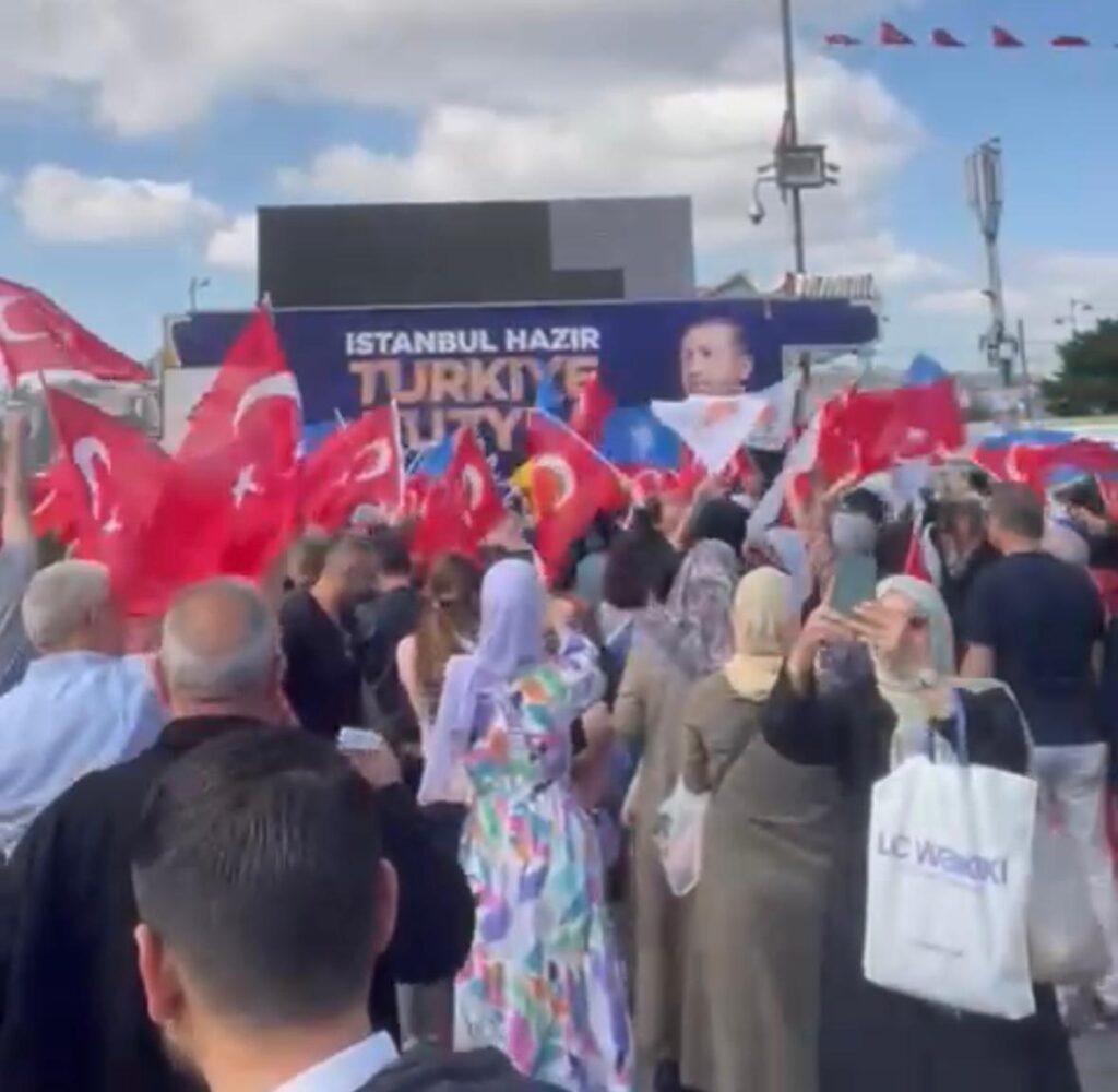 EKIPA „HAPPY TV“ U ISTANBULU: EUFORIJA I SIGURNOST U POBEDU ERDOGANA (VIDEO)