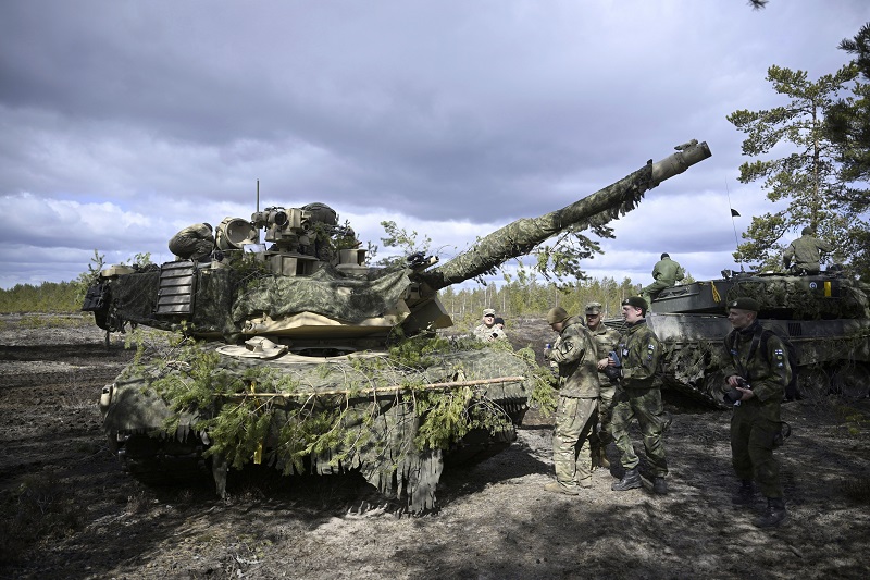 ABRAMSI STIŽU U UKRAJINU: RUSKA ZVERKA T-90 „PROBOJ“ čeka u ZASEDI – OTKRILI SLABE TAČKE AMERIČKOG ČUDOVIŠTA