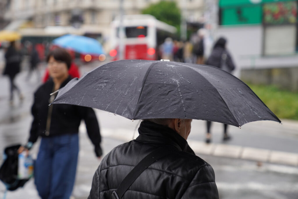 VREMENSKA PROGNOZA ZA SUTRA: I dalje kiša, pljuskovi i nepogode sa gradom