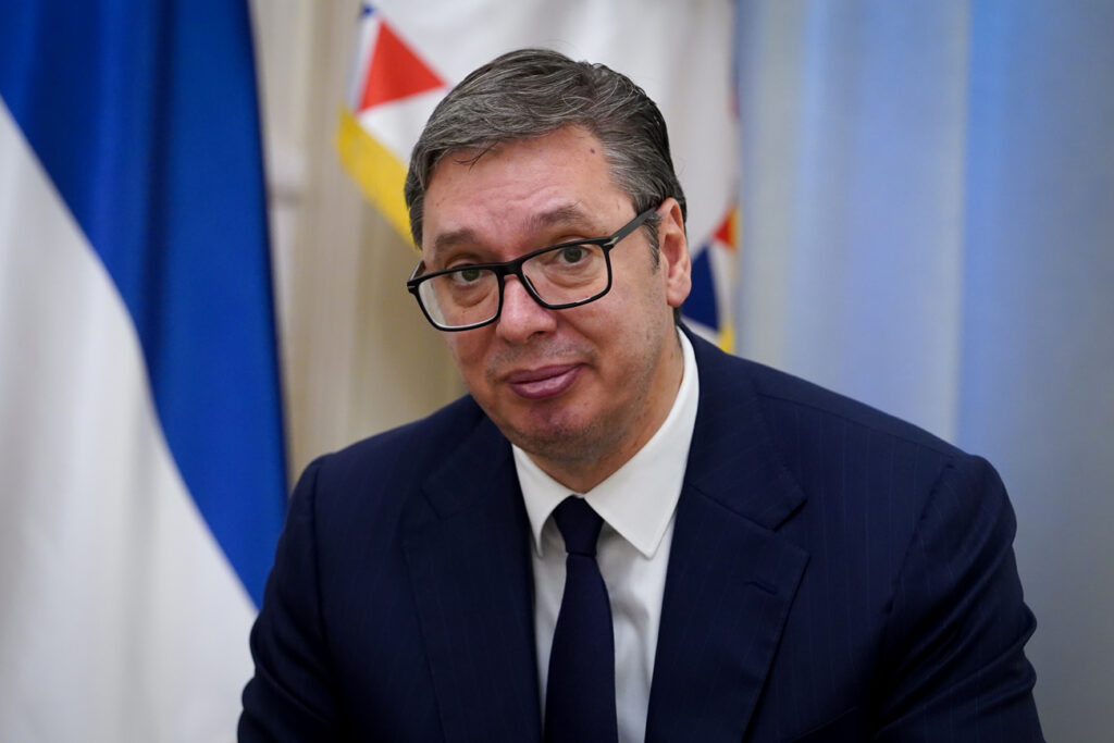 „ODBRANIĆU NAŠU SRBIJU MAKAR BIO JEDINI KOJI TO ČINI“: Predsednik Vučić poslao moćnu poruku građanima (FOTO)