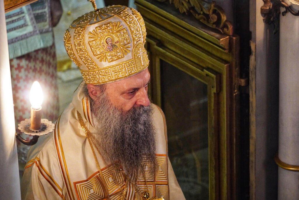 „NEKA MIR SIĐE NA KOSOVSKO-METOHIJSKU ZEMLJU“: Patrijarh Porfirije uputio poruku podrške srpskom narodu na KiM