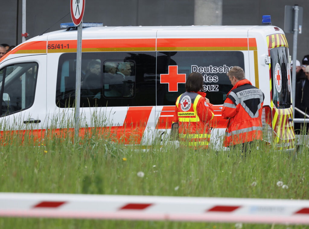 KAMION ULETEO U GUŽVU VEZ KOČENJA, SUDARILO SE DESET VOZILA: Strašna nesreća u Nemačkoj, ima povređenih