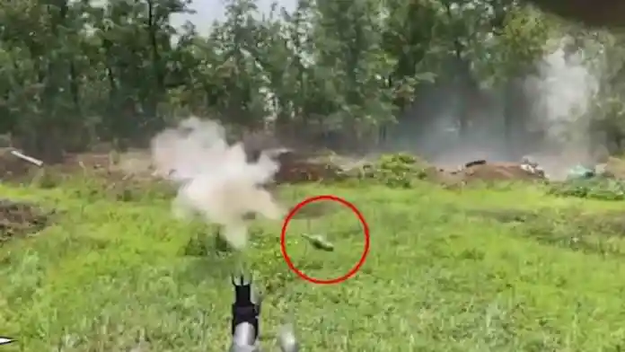 NIKAD JAČI SNIMAK SA FRONTA: MOĆNA GRANATA RPG -7 RASTURA UKRAJINSKI TENK (VIDEO)