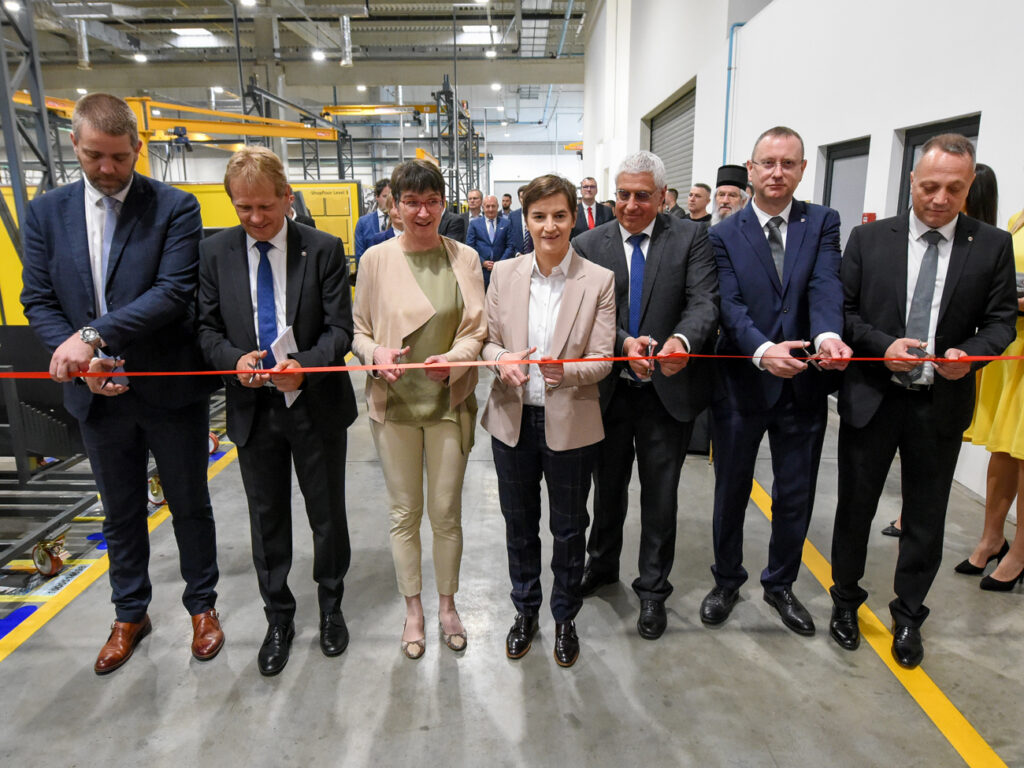 OTVORENA FABRIKA „WACKER NEUSON“ U KRAGUJEVCU: Događaju prisustvovala premijerka Brnabić (FOTO)