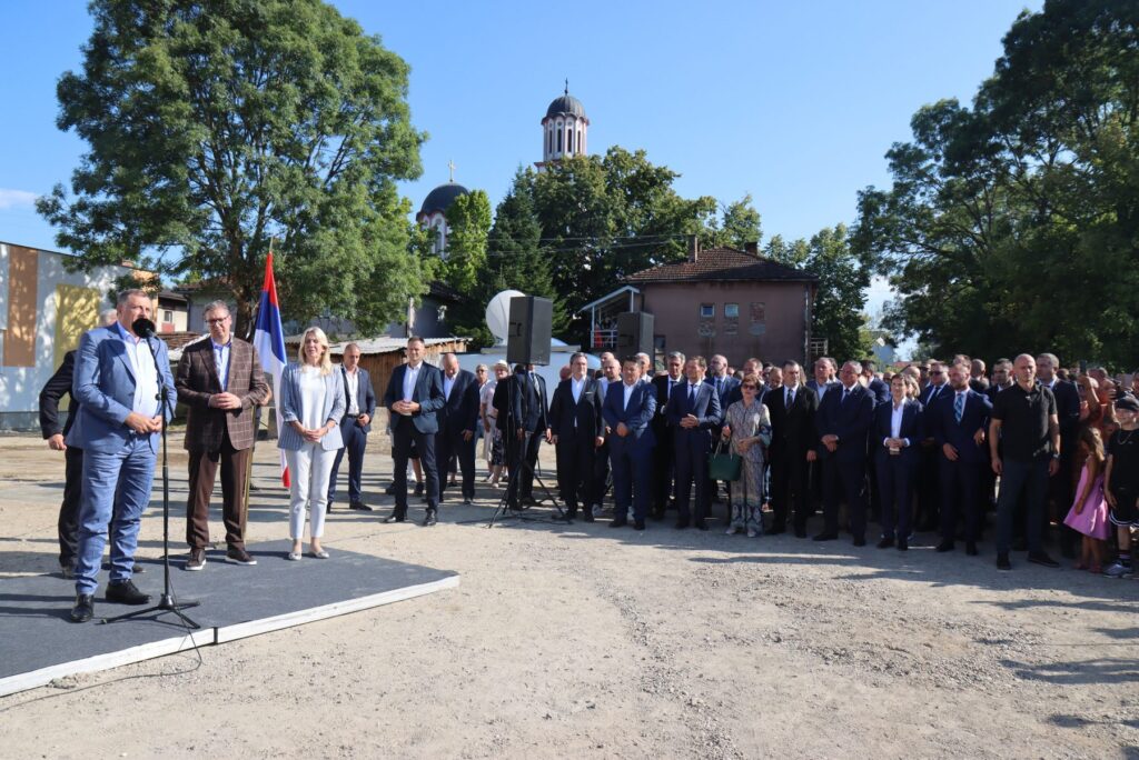 SEĆANJE NA POGROM SRBA : Vučić od danas u poseti RS i na obeležavanju Dana sećanja