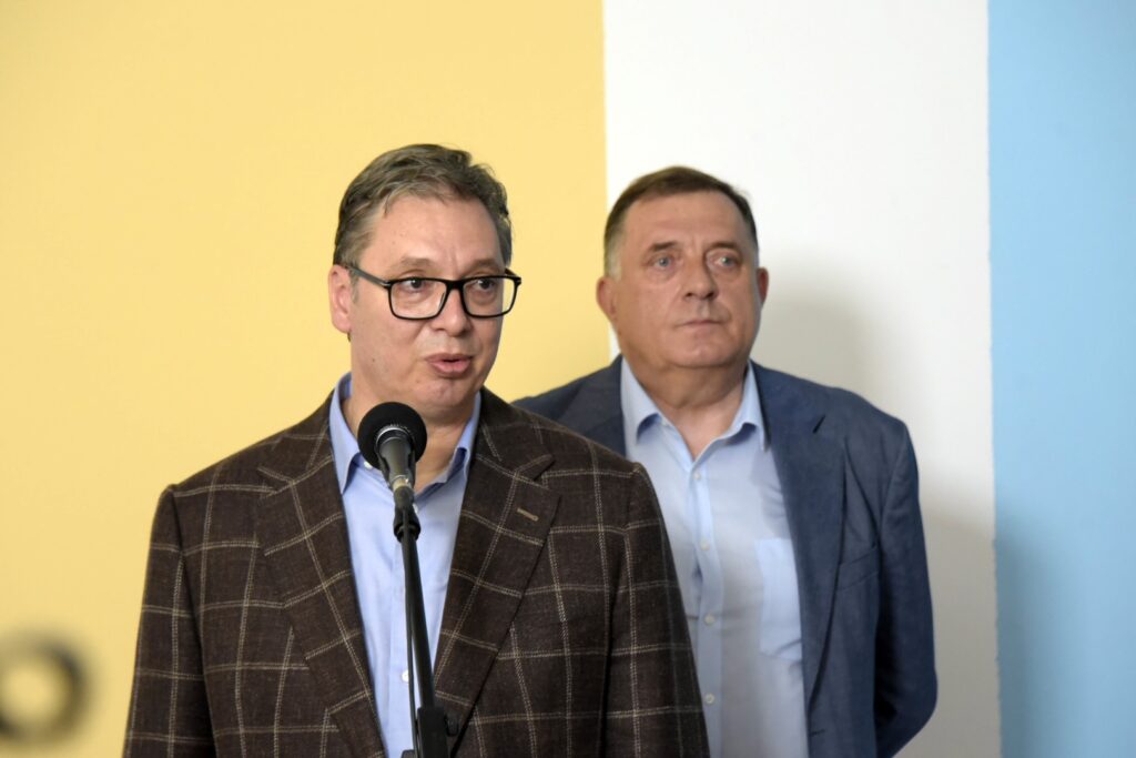 NIKAD SE NEĆU ODREĆI SRBA PREKO DRINE: Predsednik Vučić i članovi vlade na Danima sećanja  u Republici Srpskoj