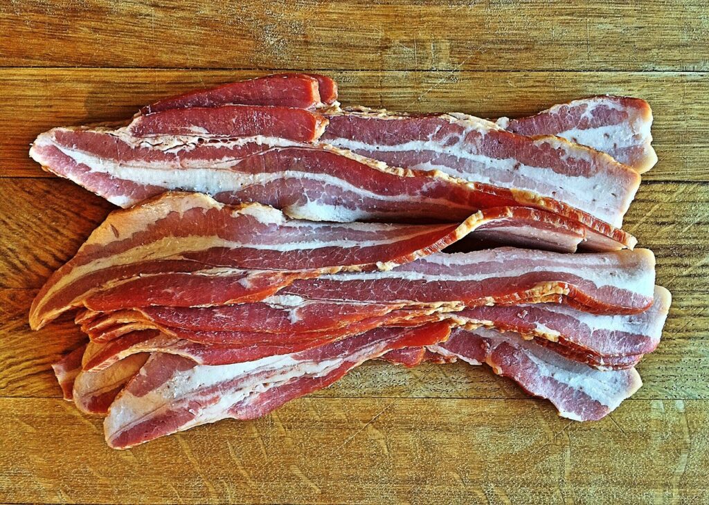 BENEFITI I NUSPOJAVE SLANINE: Volite da jedete slaninu? Koje su njene prednosti i mane