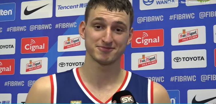 „IZGUBILI SMO SNAGU“: Suze same idu, a on kaže da ne plače – mali Nikola Jović veliki čovek! (VIDEO)