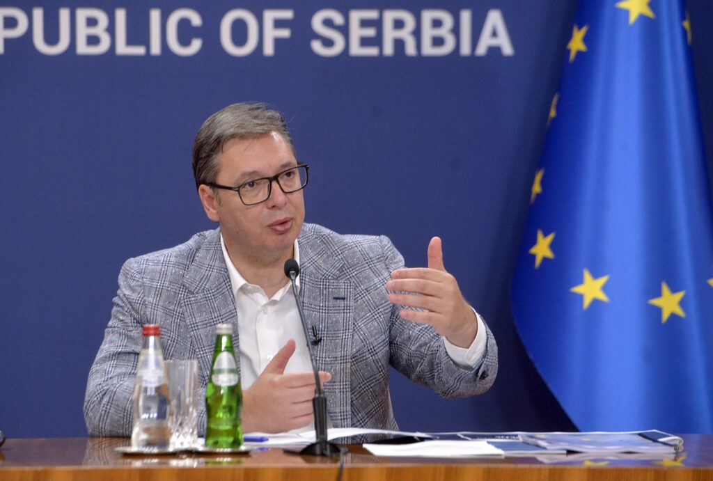 „UĆI ĆE U ISTORIJU BEŠČAŠĆA“: Predsednik Vučić o protestima „Srbija protiv nasilja“ i predstojećim projektima