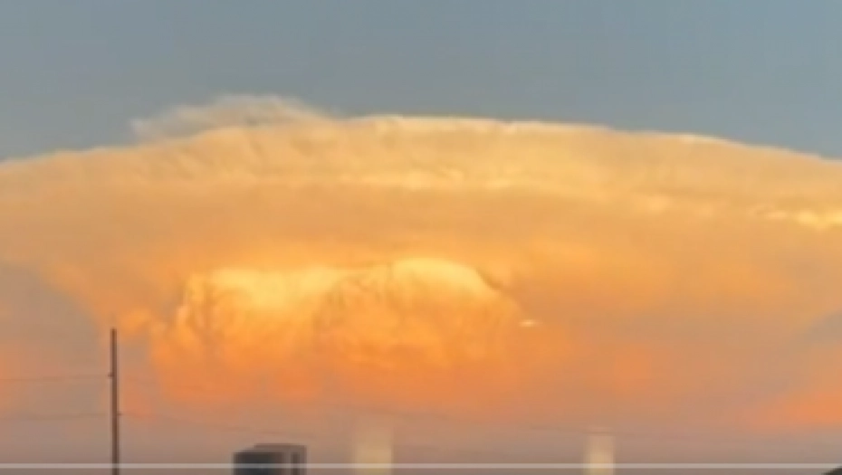STRAVIČAN PRIZOR NA NEBU NAKON OLUJE: Izgleda kao da je eksplodirala nuklearna bomba (VIDEO)