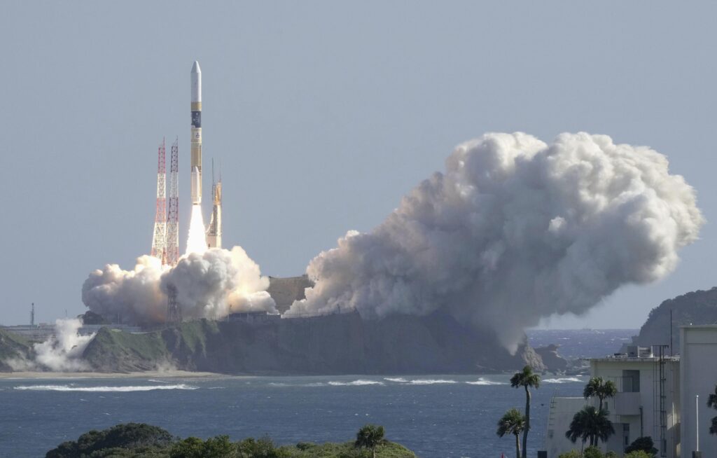 TRKA ZA OSVAJANJE MESECA SE NASTAVLJA: I Japan uspešno lansirao raketu sa lunarnim modulom(VIDEO)