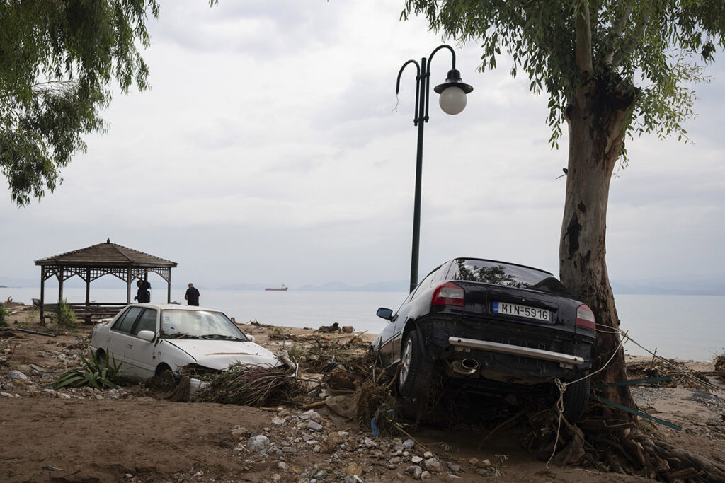 GRČKA OPUSTOŠENA NEVREMENOM: Oluja „Elijas“ pustoši Grčku, veliki broj kuća poplavljen, aktivirala se i klizišta