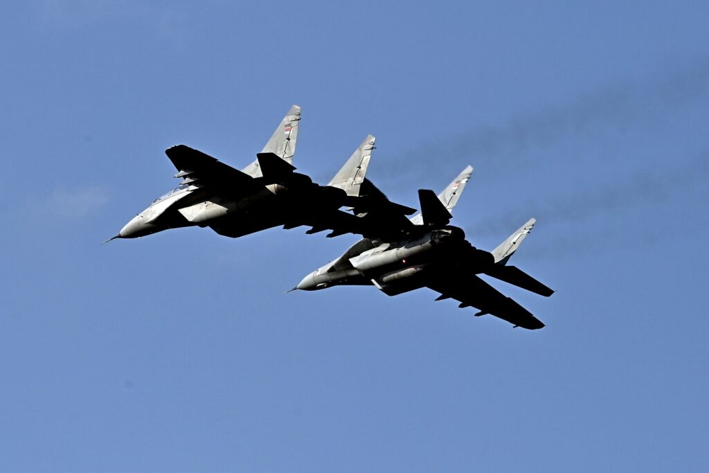 SAD NASTAVLJA SA NAPADIMA! AMERIČKI BOMARDER NA RUSKOJ GRANICI! IZNENAĐENJE IH DOČEKALO, NISU BILI SAMI NA NEBU: Lovca-presretača MiG-3 NISU očekovali..za sukob na nebu iznad Rusije