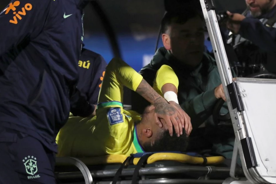 Nejmar plakao i završio u bolnici! Mesi sa dva gola je zakucao Argentinu na vrh