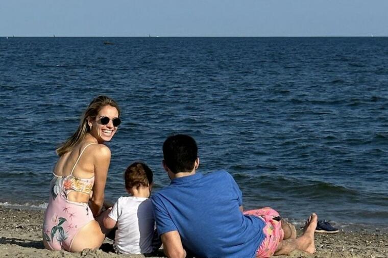 PRONAŠLI SMO ĐOKOVIĆEVOG DVOJNIKA: Njegova supruga kaže da su potpuno ISTI – deca misle da je TATA na terenu! (FOTO)