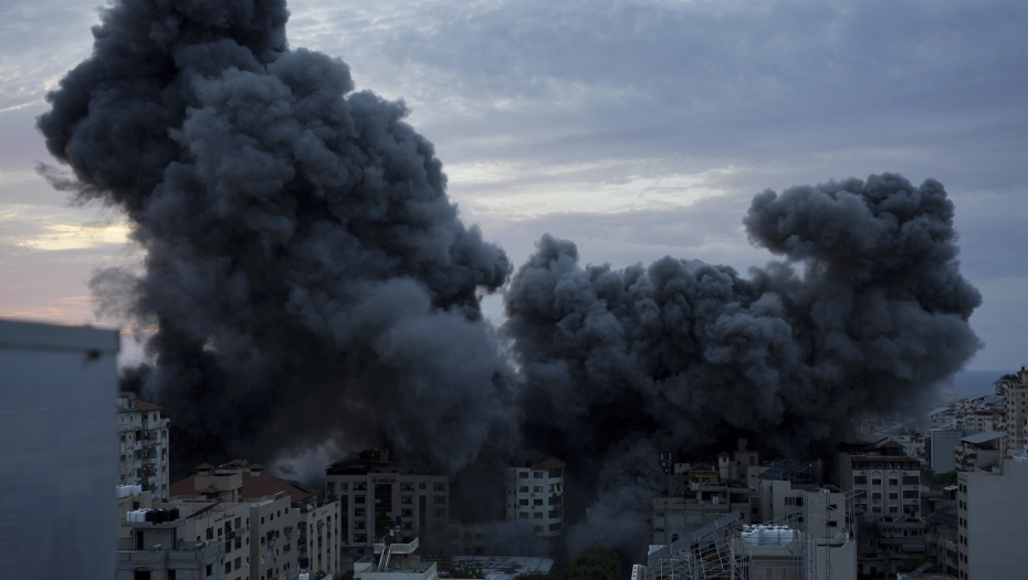 POGOĐENA KUĆA ŠEFA OBAVEŠTAJNE SLUŽBE HAMASA: Izrael izvršio napad u Pojasu Gaze