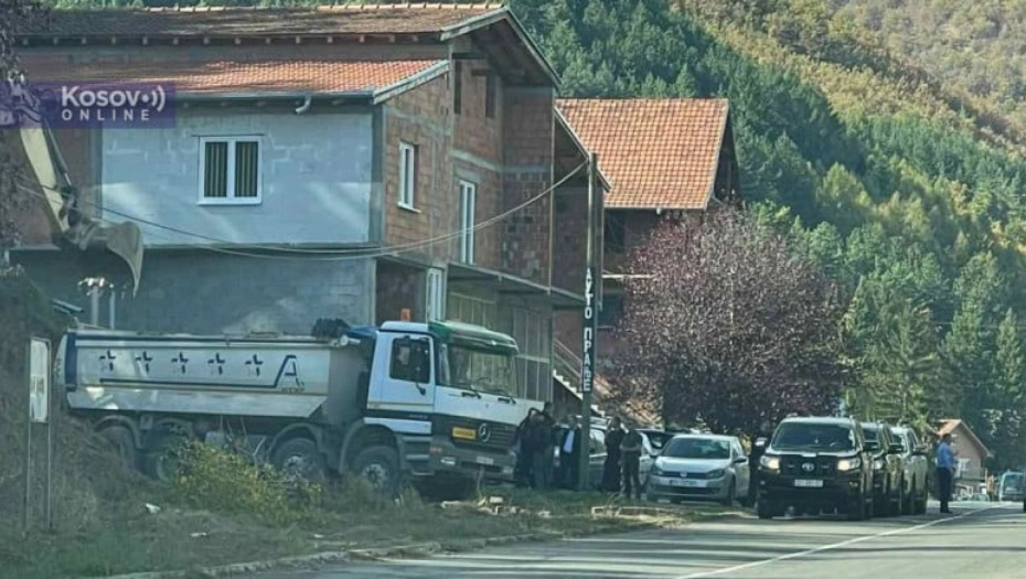 UŽAS U ZUBINOM POTOKU: Kurtijeva policija diže stanicu pored srpske škole, građani uznemireni