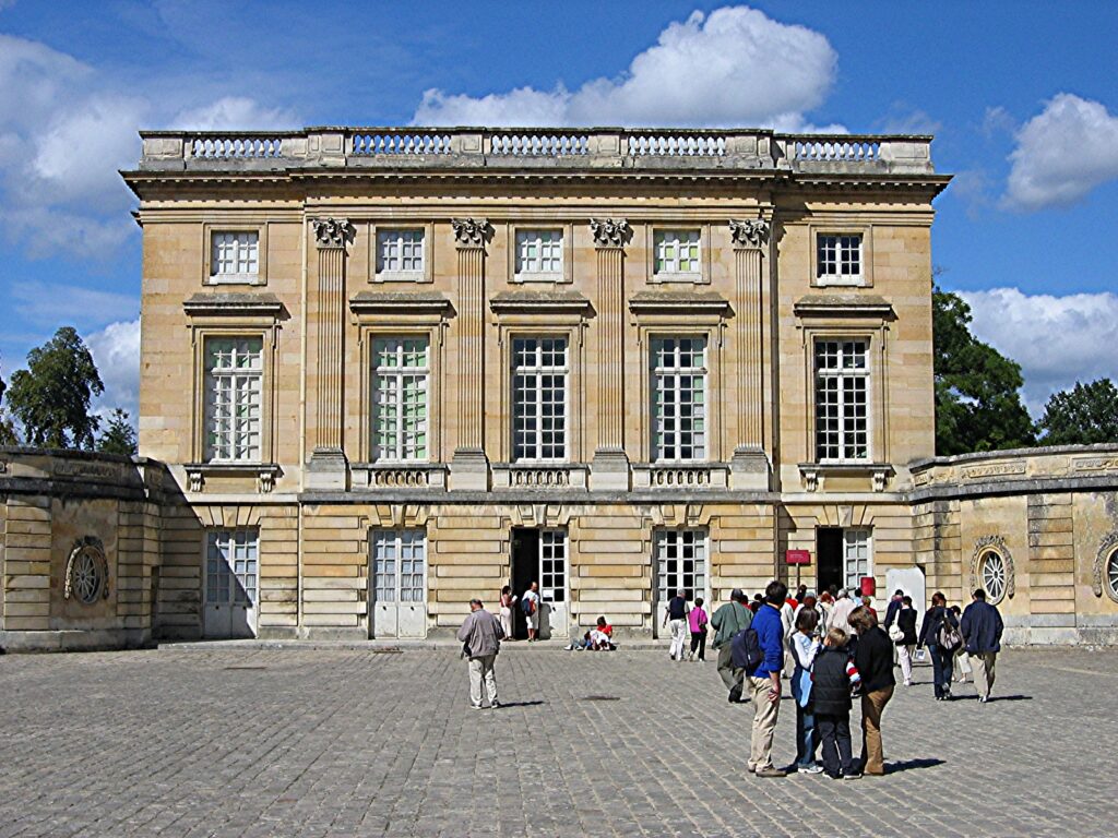 EVROPA U STRAHU OD TERORIZMA: Dojava o bombi u Versajskoj palati, evakuisano 5.000 turista