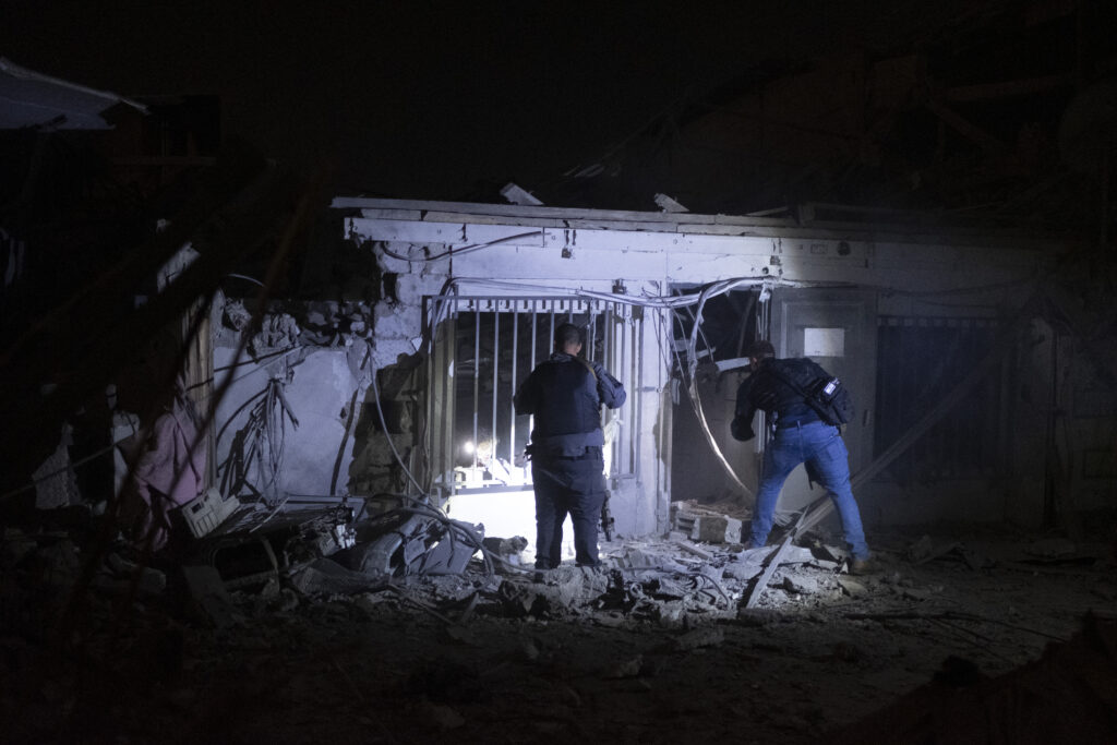 POKOLJ U PUSTINJI: Hamas potvrdio tek smo počeli, stotine mrtvih, Izraelska vojska napala džamije u Pojasu Gaze