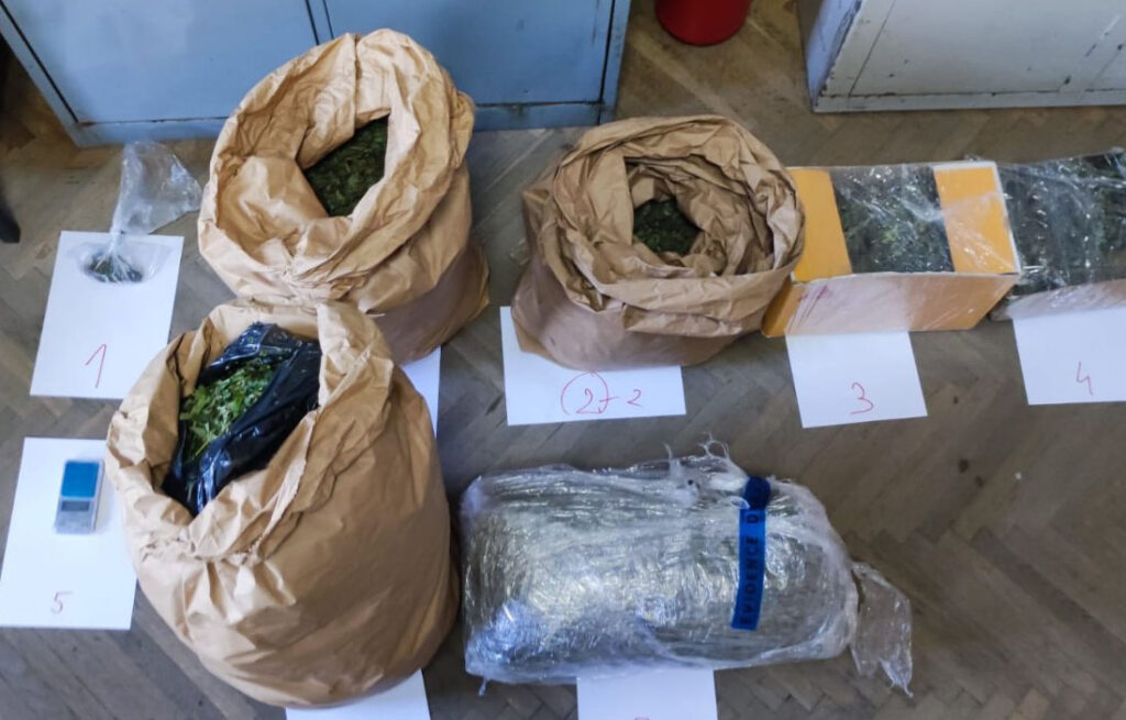 Policija zaplenila 34 kilograma marihuane u Novom Sadu, uhapšene dve osobe