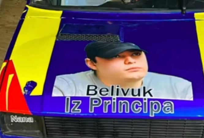 SKANDAL U PODGORICI: Vozač na trci nastupio u autu sa fotografijom Belivuka – sa pobedničkog postolja pravo u POLICIJU (VIDEO)