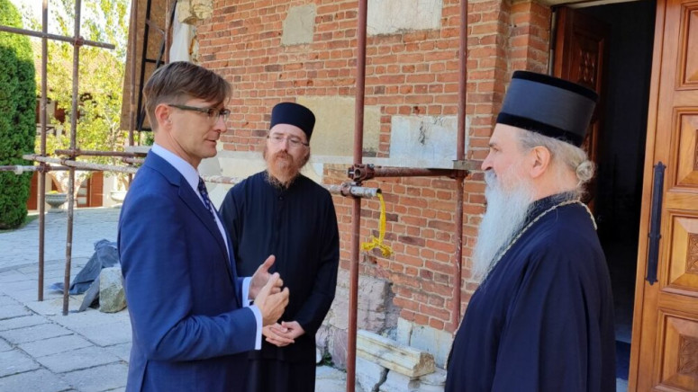 Visoka delegacija EU u poseti manastiru Banjska