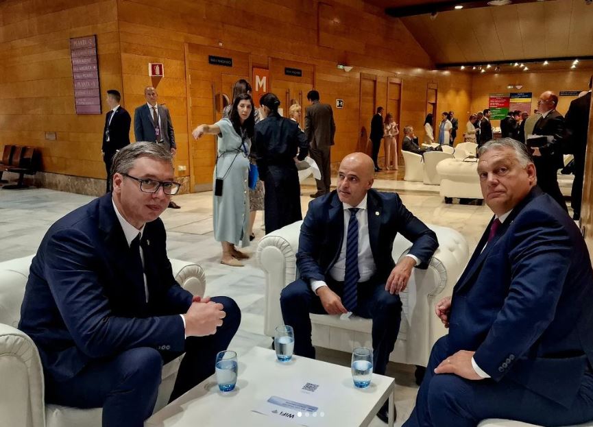 „SUSRET SA PRIJATELJIMA“: Vučić sa Orbanom i Kovačevskim pred početak samita u Granadi