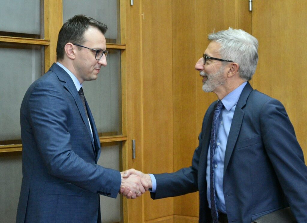„KURTIJEV TEROR SVE JAČI“: Petković razgovarao sa ambasadorom Francuske Pjerom Košarom
