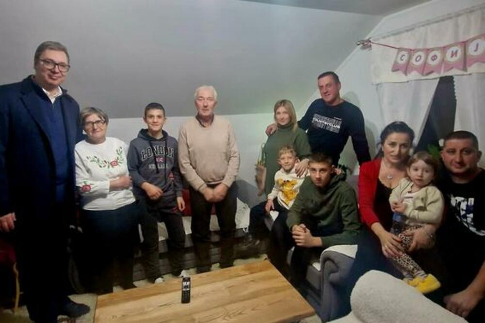 PREDSEDNIK SA JOŠ JEDNOM SRPSKOM PORODICOM: Porodica je stub Srbije, srećan sam što sam upoznao vredne domaćine