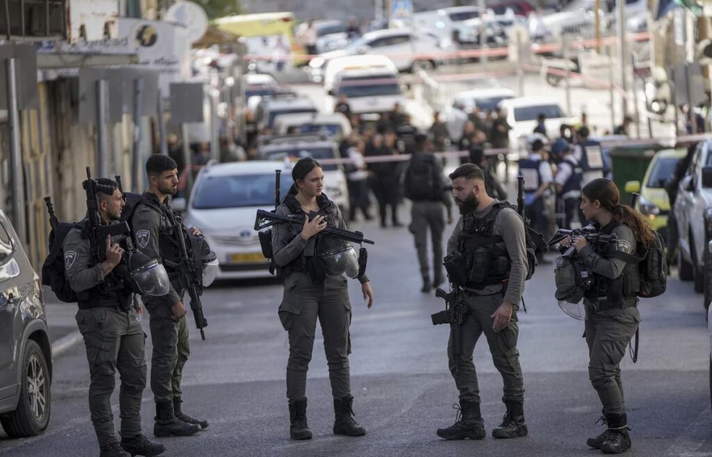 OTKRIVENO KO JE TERORISTA: Šesnaestogodišnjak mesarskim nožem nasrnuo na policajce u Jerusalimu