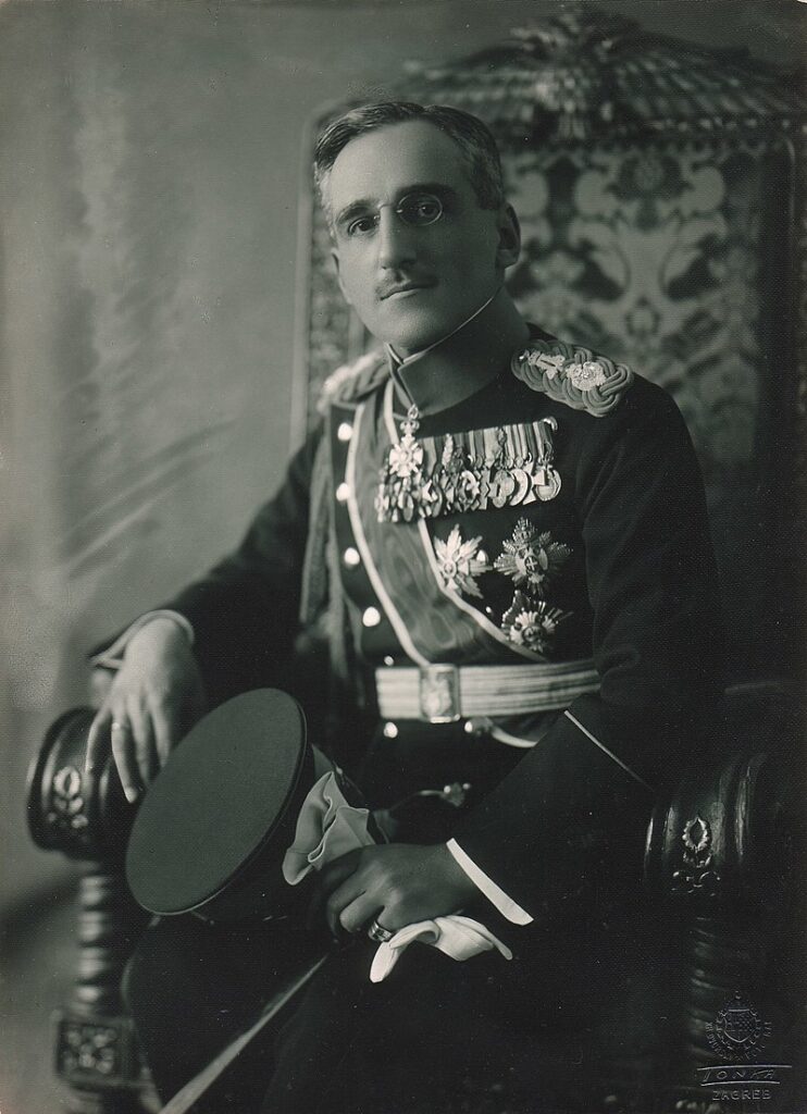 PEŠICE PREŠAO ALBANIJU, SUSPENDOVAO USTAV, UKINUO DEMOKRATIJU: Ovako je kralj Aleksandar Karađorđević postao slavni komandant