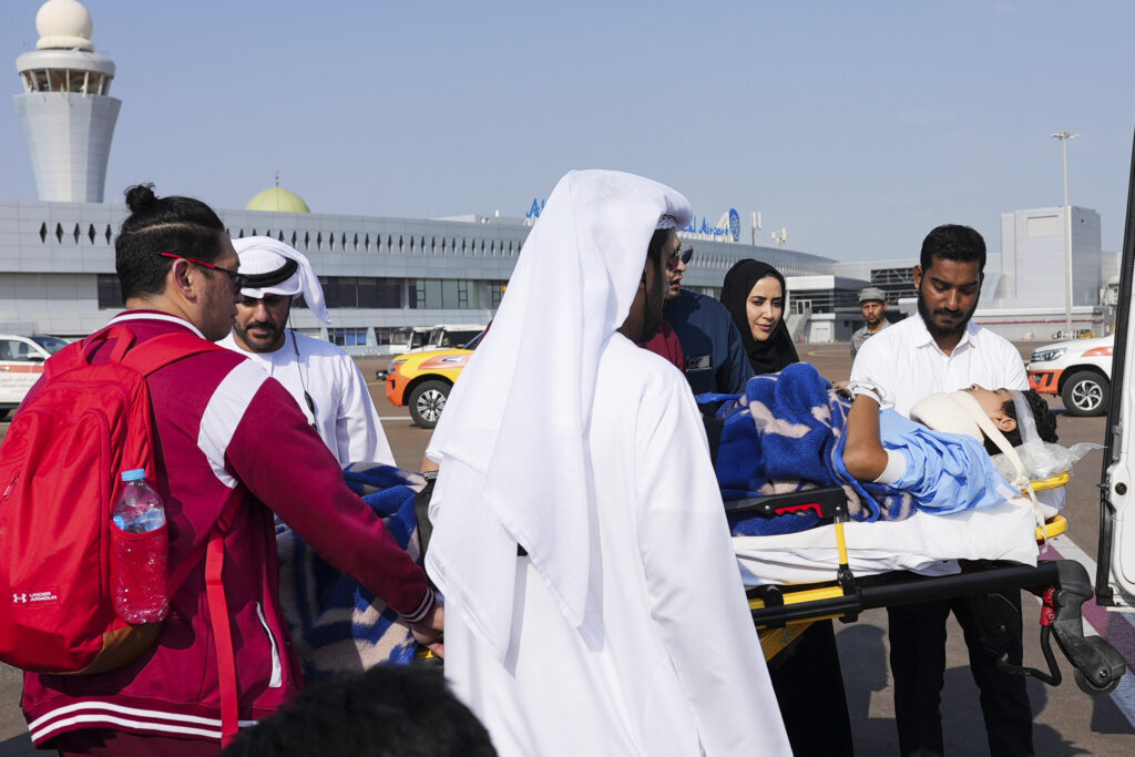 Prvi avion sa palestinskom decom ranjenom u ratu u Pojasu Gaze stigao je danas u Ujedinjene Arapske Emirate.