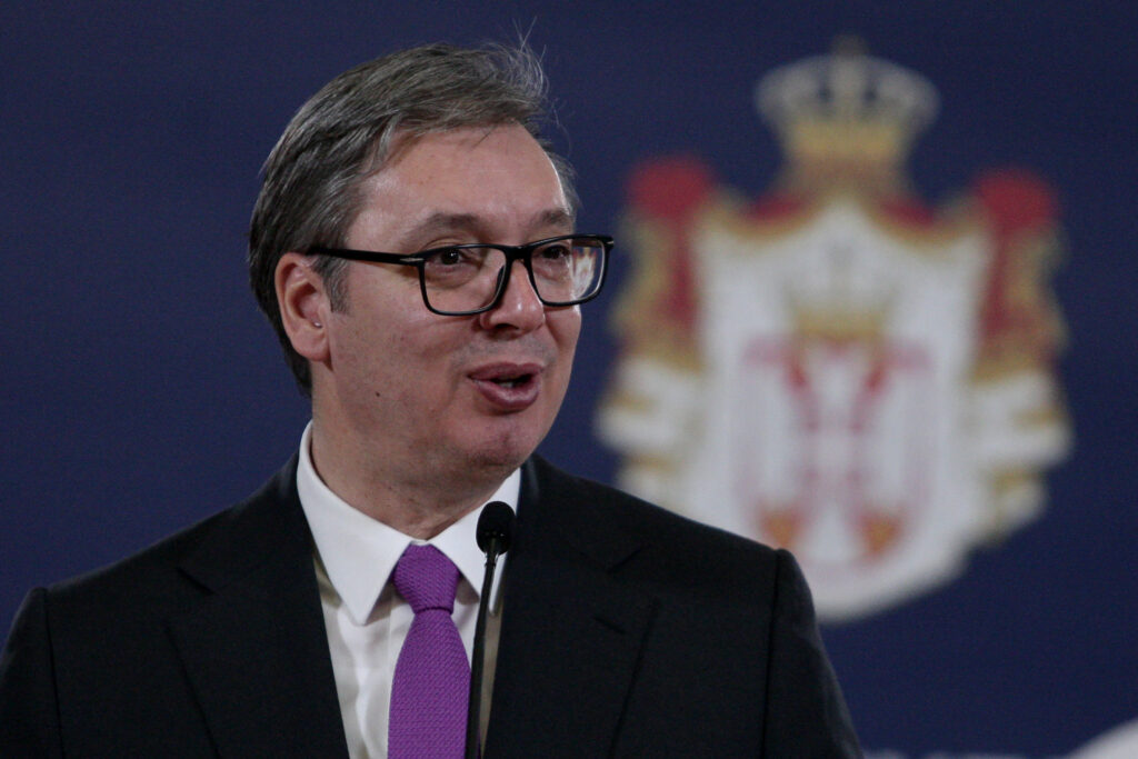 SRBIJA JE PONOSNA NA VAS: Predsednik Vučić čestitao rvaču Komarovu na evropskom zlatu