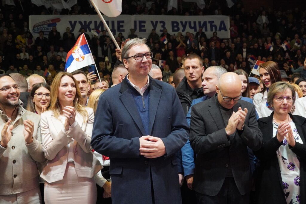 UŽIVO „Srbija ne sme da stane“, Vučić u Užicu: Prepuna sala, ispred ostalo još naroda