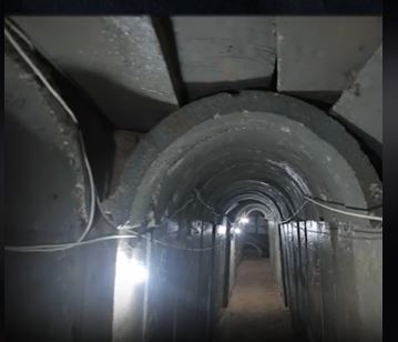 ISPOD DŽAMIJE OTKRILI ORUŽJE: Izraelci tvrde da je pronađen Hamasov objekat za pravljenje raketa (FOTO)