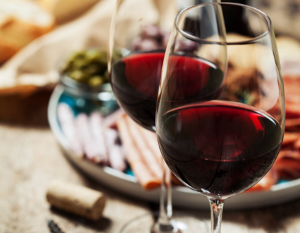 NAUKA OTKRILA KRIVCA: Zašto je glavobolja od crvenog vina najgora i kako da je izbegnete