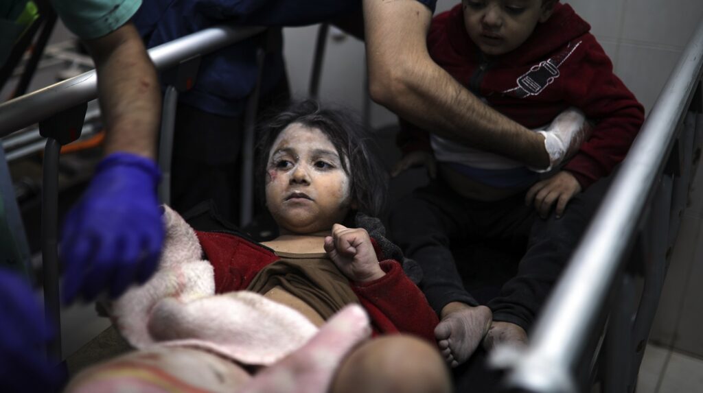 „OVO JE GROBLJE“: Unicef tokom primirja ušao u Gazu, puni autobusi povređene dece tek pristižu u bolnice!