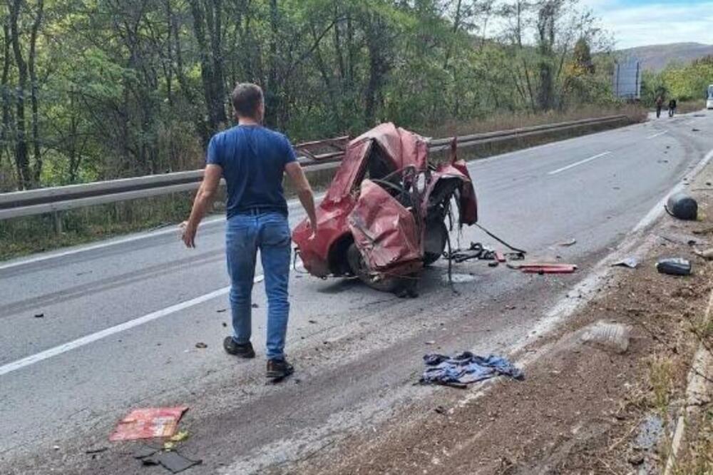 AUTOMOBIL ZGUŽVAN KAO PAPIR: Novi detalji stravične nesreće u Sićevačkoj klisuri (FOTO)