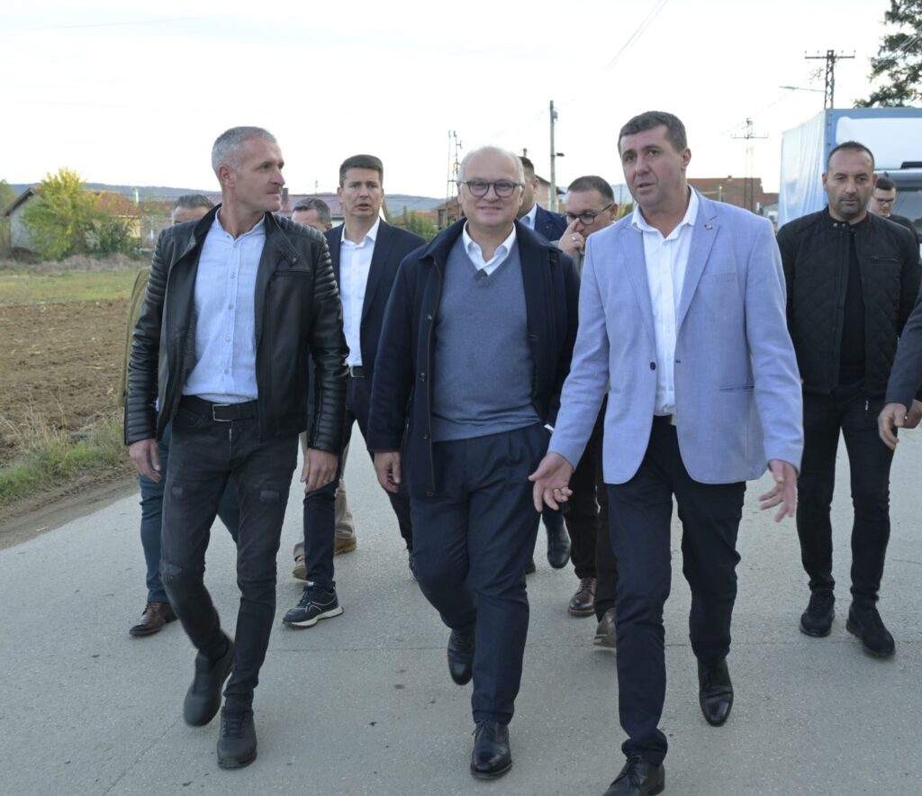 „ISPUNJENO VUČIĆEVO OBEĆANJE“ Ministar Vesić obišao radove na rekonstrukciji puta Suvi Do-Stubal