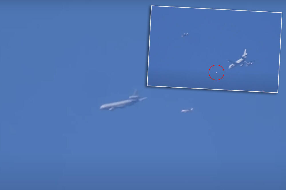 „MALO ME STRAH DA GLEDAM“: Hteli su da snime kako F-35 prati Bajdenov avion, misteriozna letelica probila zvučni zid (VIDEO)