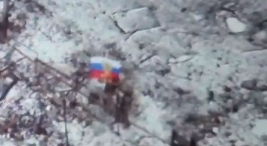 VELIKA POBEDA! RUSKA VOJSKA PODIGLA ZASTAVU: Ukrajinci se povlače, zauzeta zapadna periferija Marinke (VIDEO)