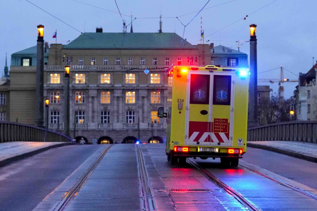 LOŠE VESTI NE PRESTAJU: Broj ubijenih u pucnjavi u Pragu povećan na 15
