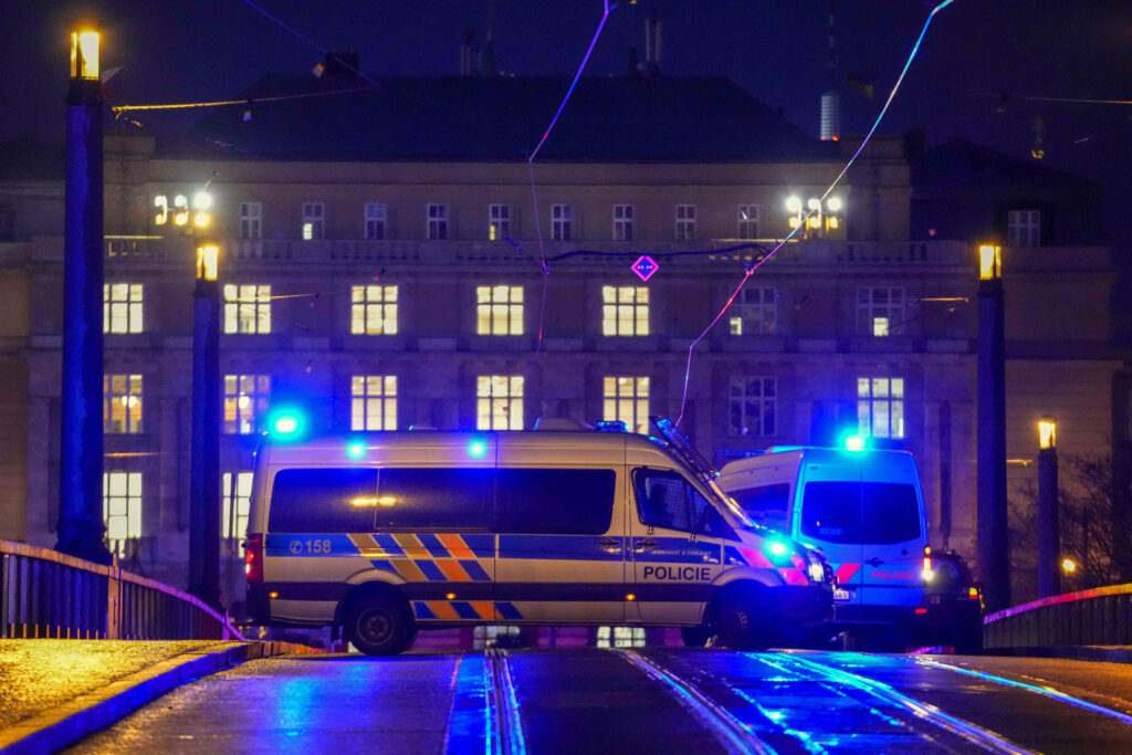 ČESI ŠALJU MILIONE PORODICAMA ŽRTAVA: Poznato stanje povređenih u pucnjavi u Pragu